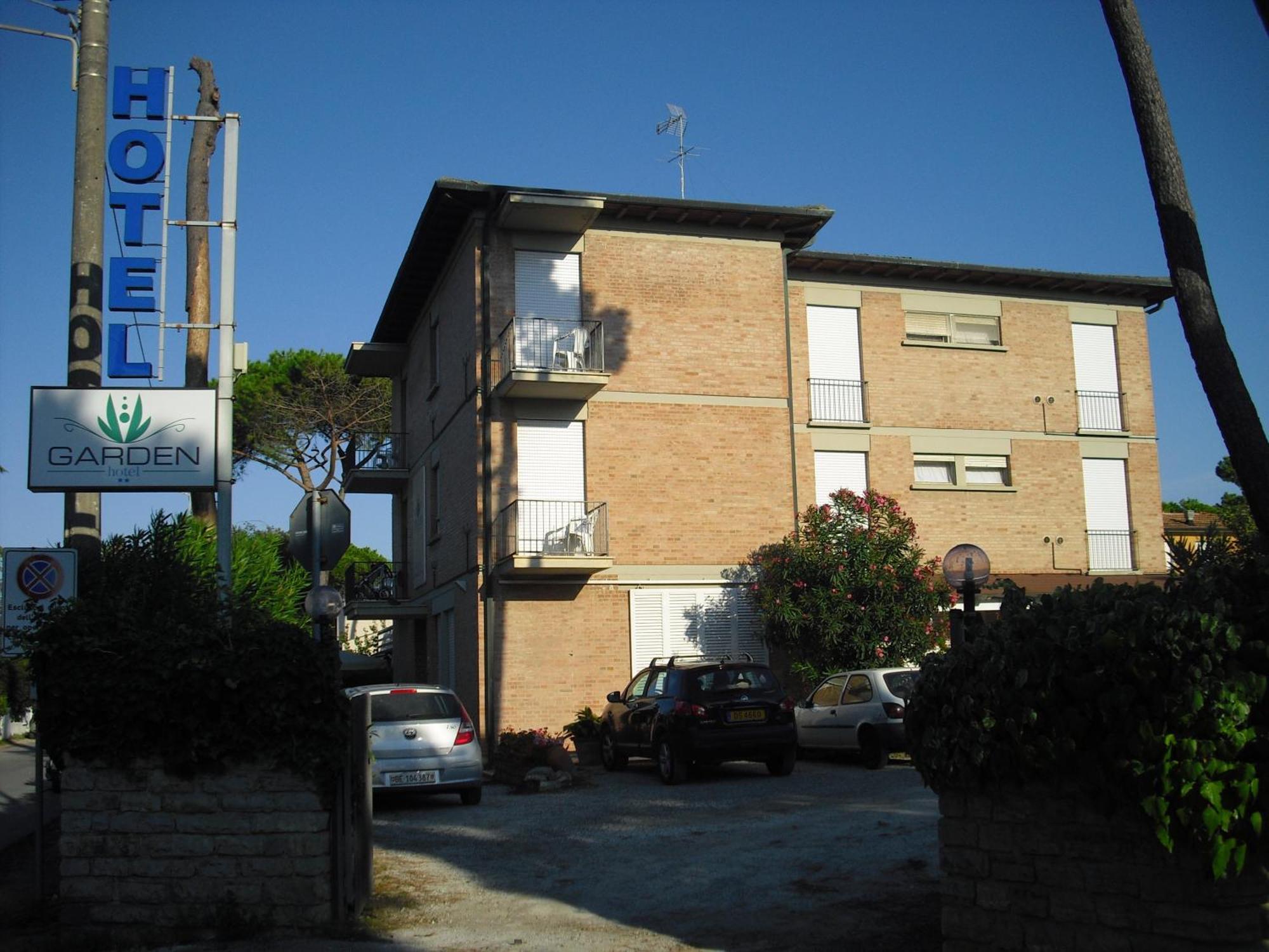 Hotel Garden Tirrenia Εξωτερικό φωτογραφία