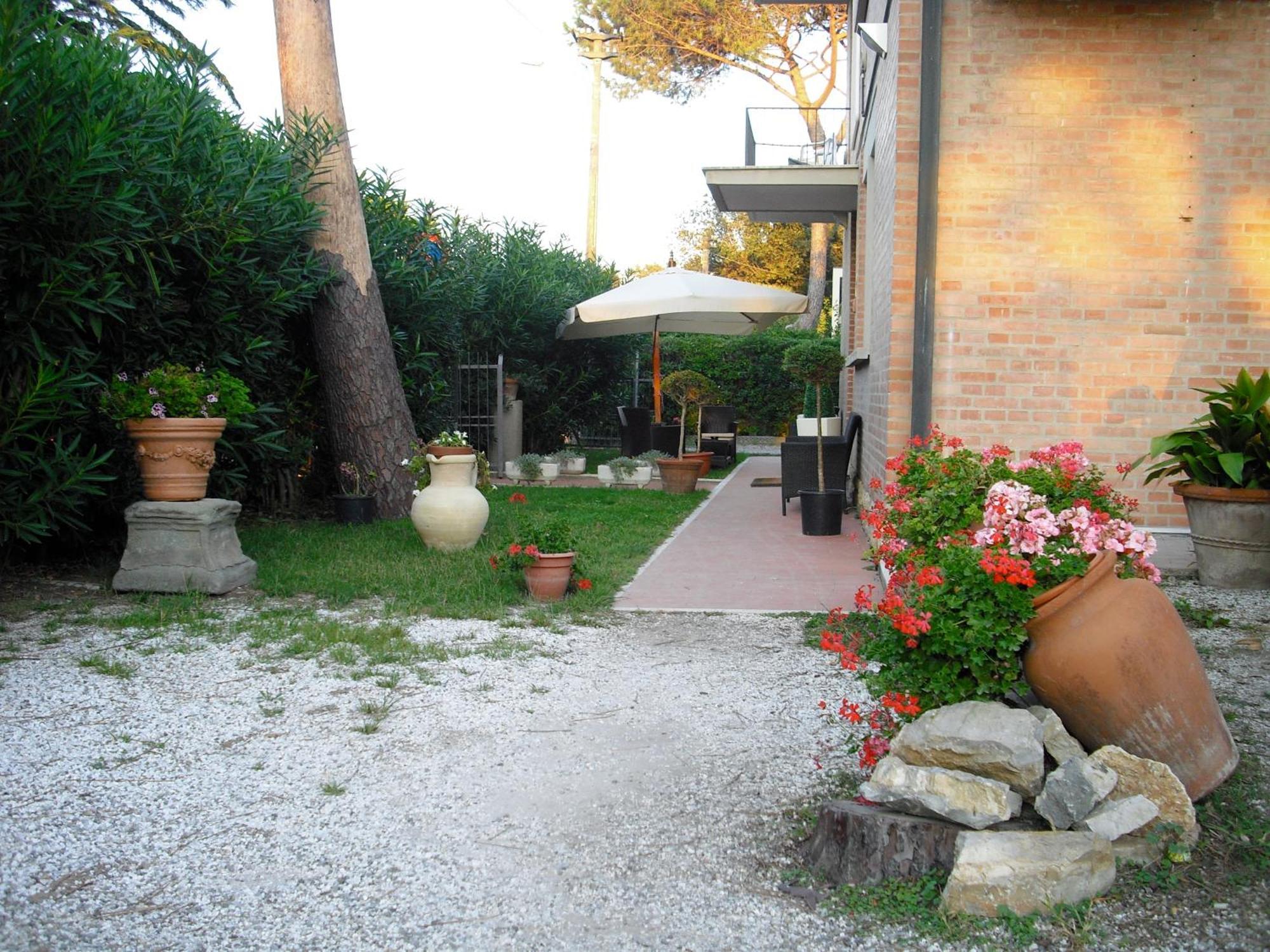 Hotel Garden Tirrenia Εξωτερικό φωτογραφία