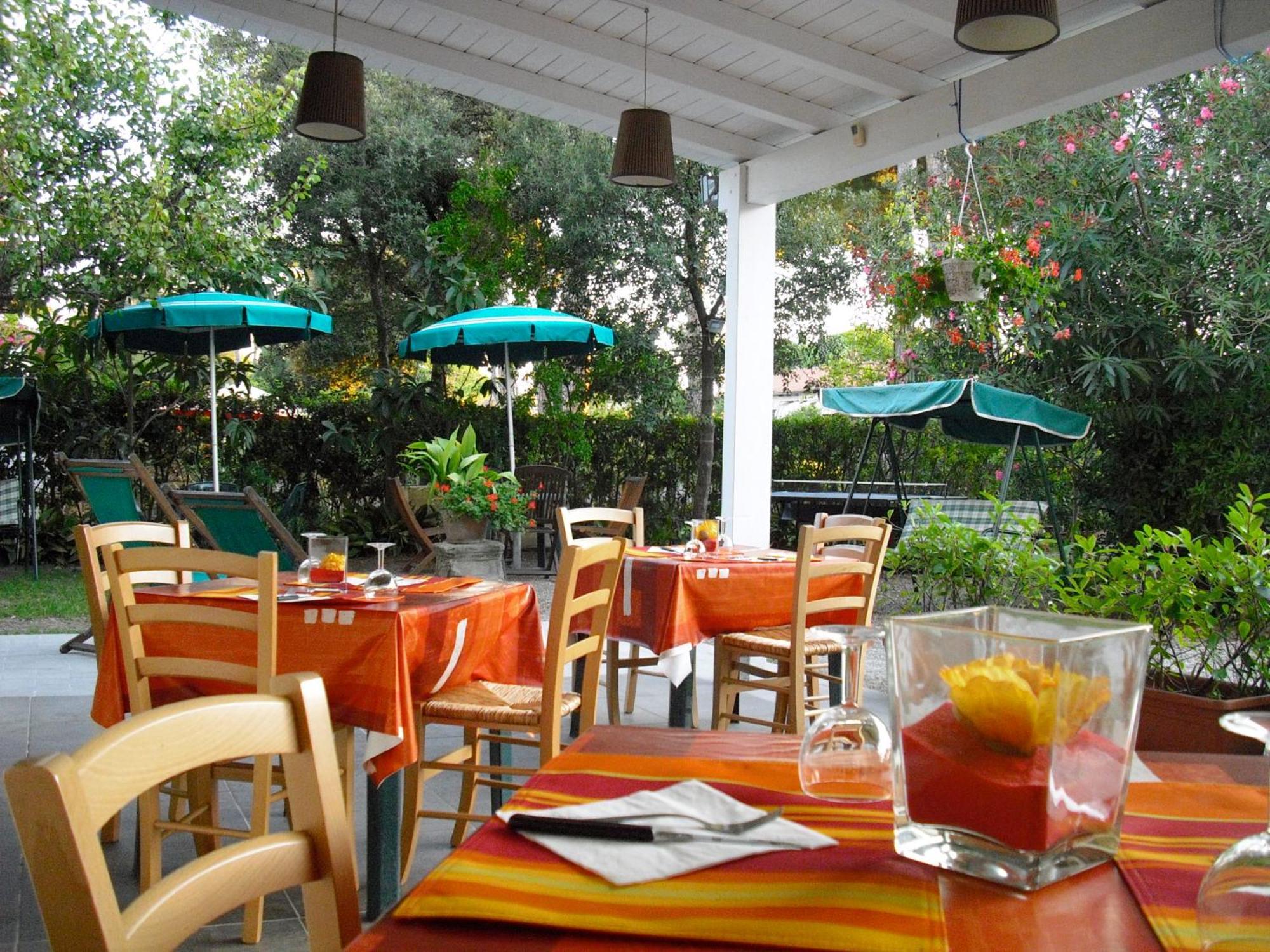 Hotel Garden Tirrenia Εξωτερικό φωτογραφία