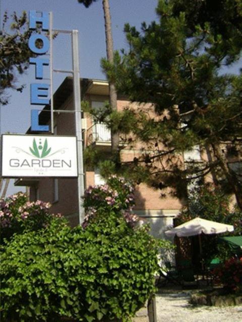 Hotel Garden Tirrenia Εξωτερικό φωτογραφία